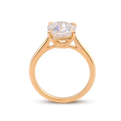 Anillo de moissanita con cojín de oro de 10 quilates con tamaño y estilo de anillo solitario personalizado para mujer Diseño de anillo de compromiso